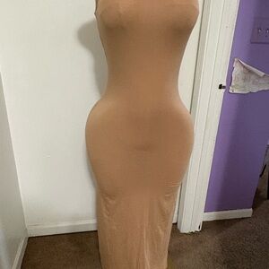 Chic Sleeveless Tan Maxi Dress